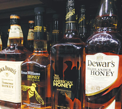 Jack Daniel’s Tennessee Honey blends Tennessee Whiskey and a honey liqueur.