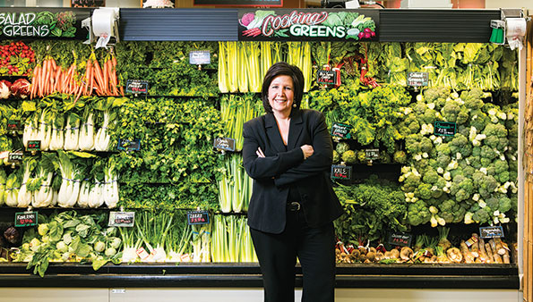 Donna Tweeten, SVP and chief marketing officer of Hy-Vee, is being recognized as SNâ€™s 2016 Marketer of the Year award winner.
