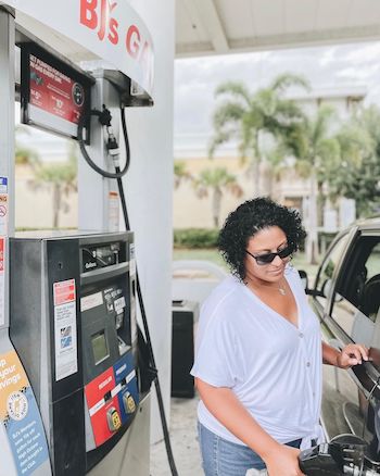 BJs Gas customer-fill-up.jpg