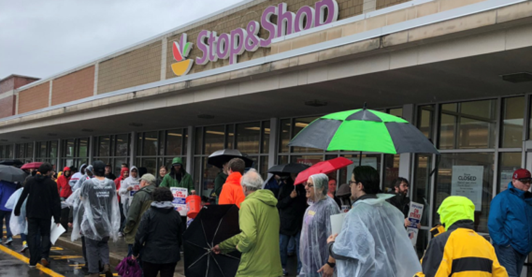 Stop_and_Shop_strike_picket_line_at_store.PNG.png