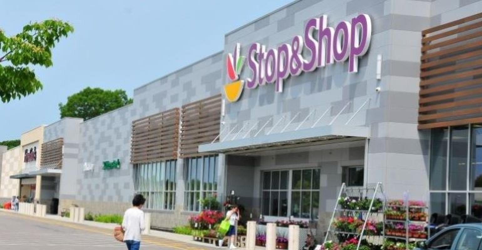 stop shop offers free reusable bags in n y as single use ban nears supermarket news stop shop offers free reusable bags