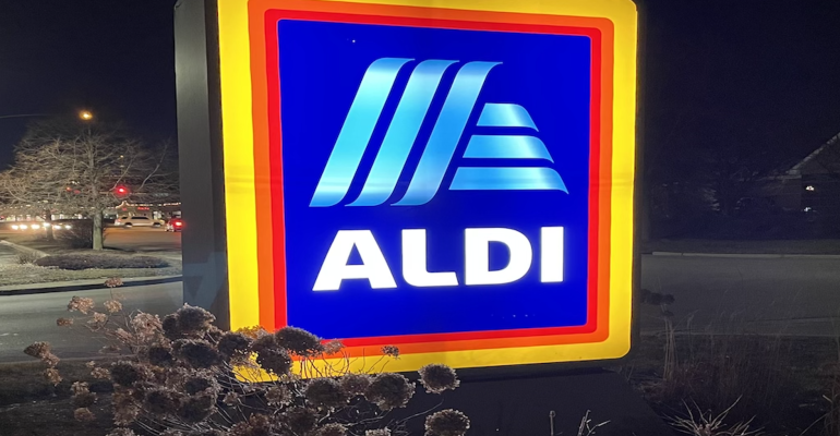 An Aldi sign at night.png