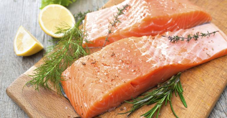 FDA approves GE salmon