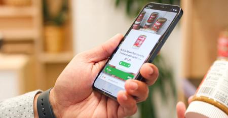 Instacart-Connected Stores-Scan&Pay mobile checkout.jpg