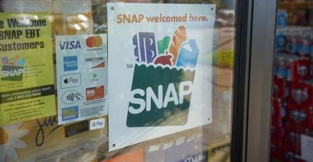 SNAP_program-store_sign-USDA.jpg